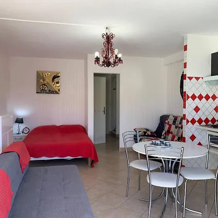 537 2 Pers Heliopolis E - Rez-de-chaussee Lägenhet