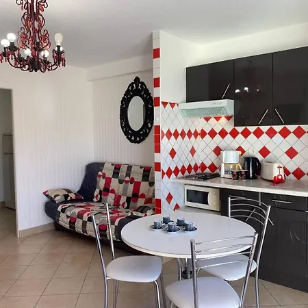 537 2 Pers Heliopolis E - Rez-de-chaussee Lägenhet