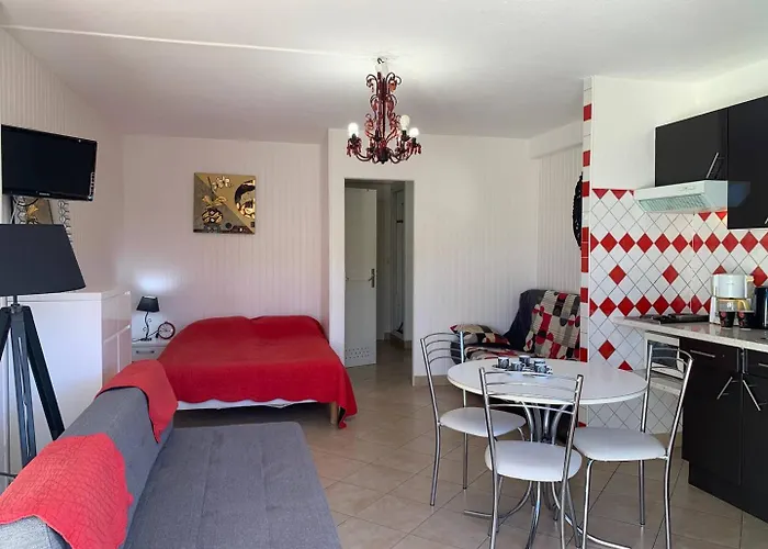 537 2 Pers Heliopolis E - Rez-de-chaussee Lägenhet